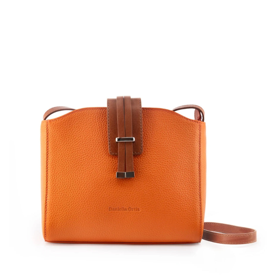 Susan – crossbody bag in pebbled leather, handcrafted in Argentina – Daniella Ortiz