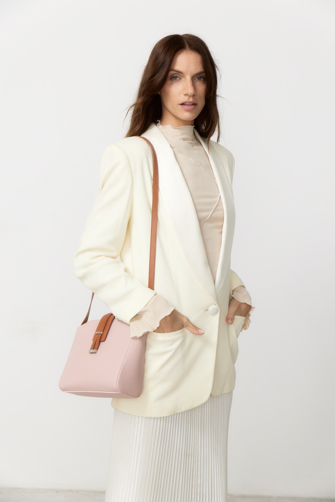Susan – model near, handcrafted in Argentina – Daniella Ortiz
